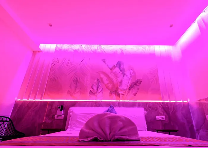 Bed Cinecittadue Bed & Breakfast Rome