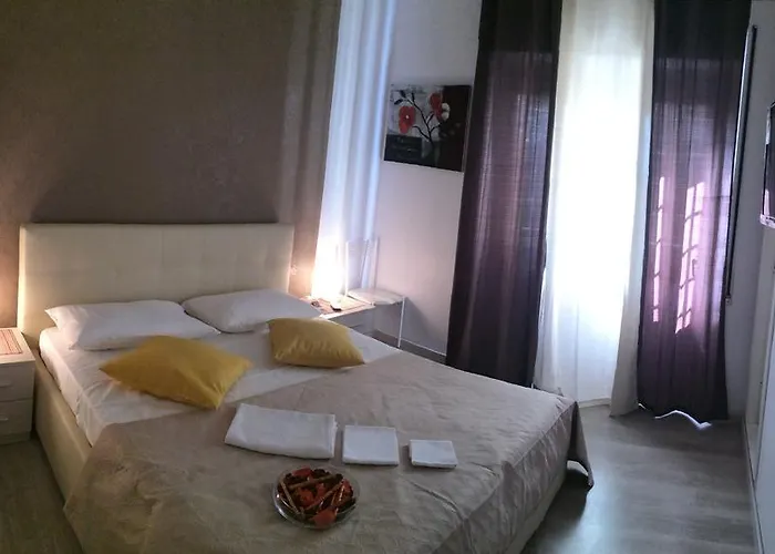 Bed Cinecittadue 4* Rome