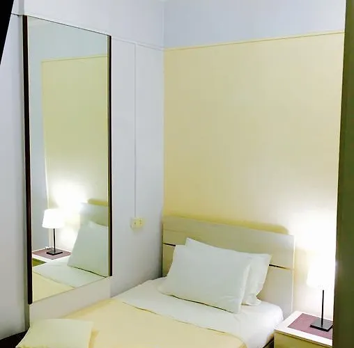 Bed Cinecittadue Bed & Breakfast
